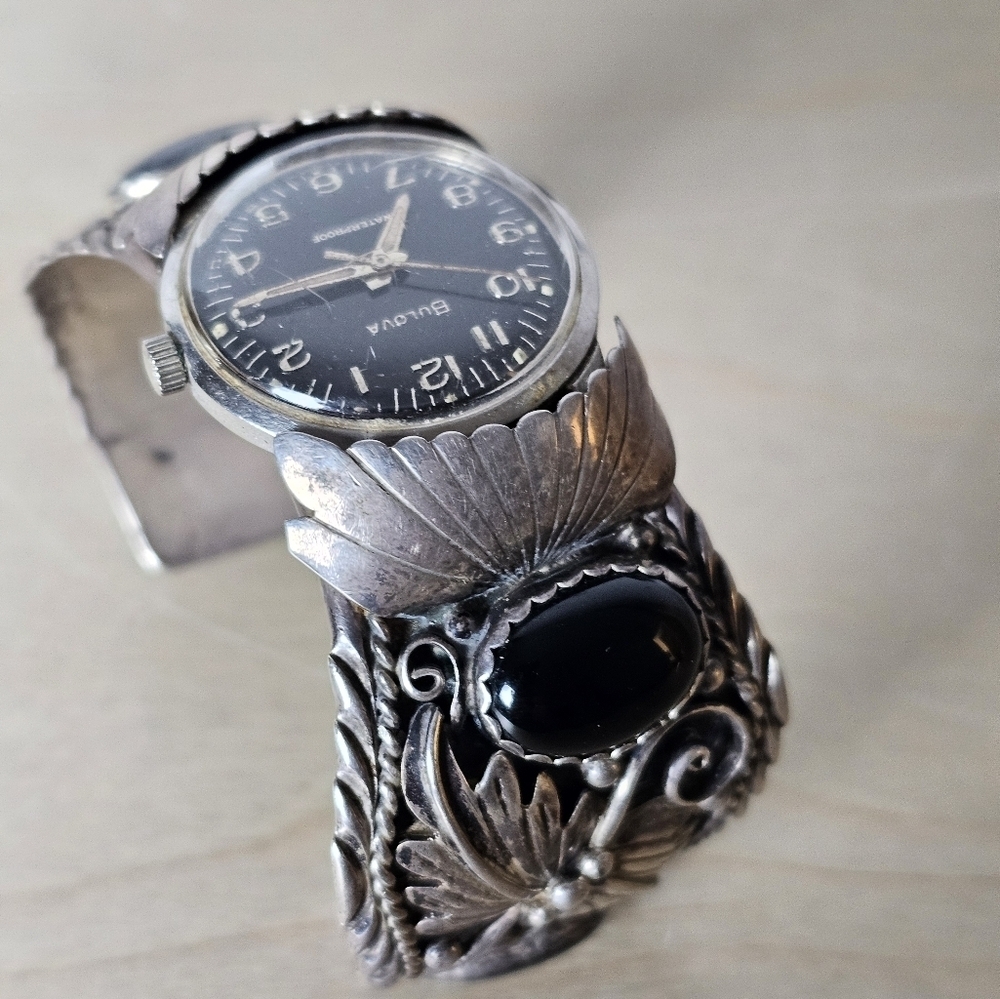 Vintage Native American Sterling Silver Cuff Bracelet With A Bolivia Watch - Picture 6 of 12